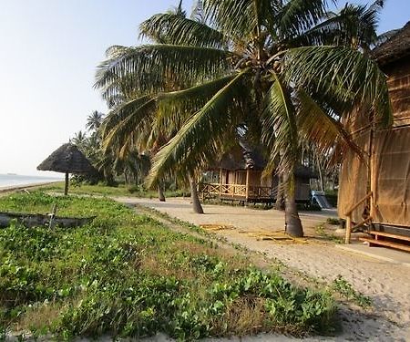 Barry'S Beach Resort Mkwaja Экстерьер фото