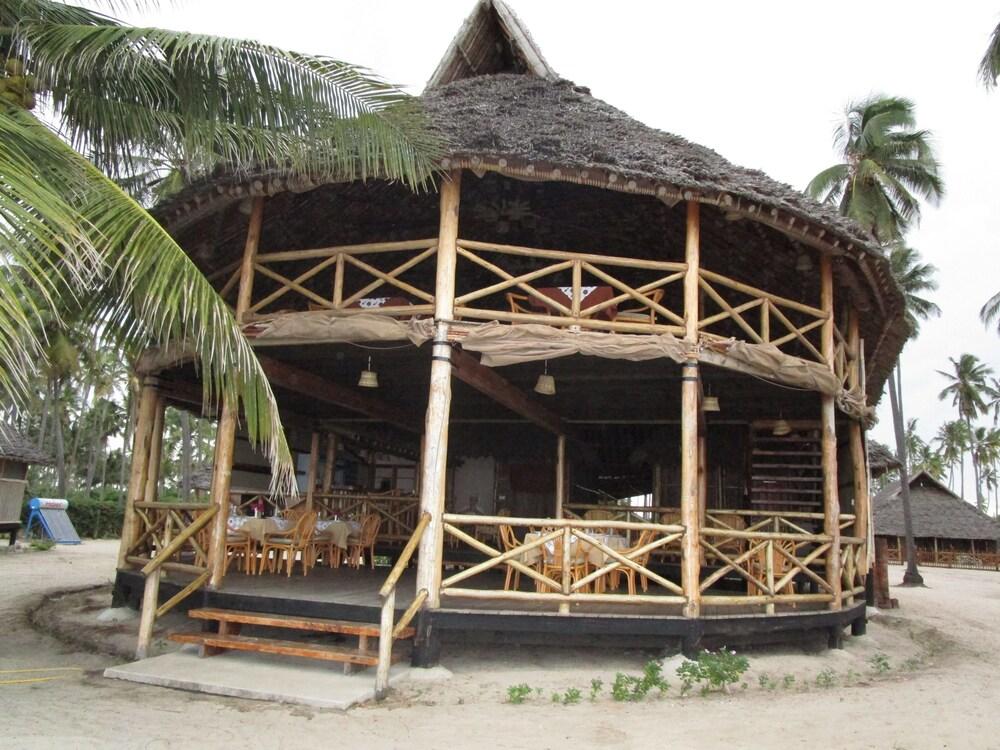 Barry'S Beach Resort Mkwaja Экстерьер фото