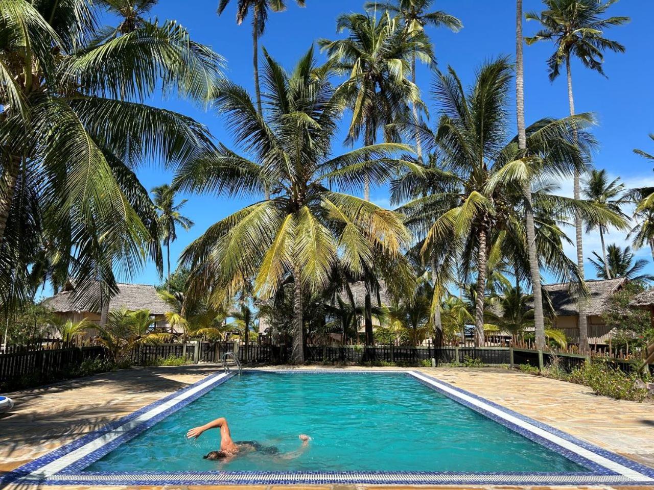 Barry'S Beach Resort Mkwaja Экстерьер фото