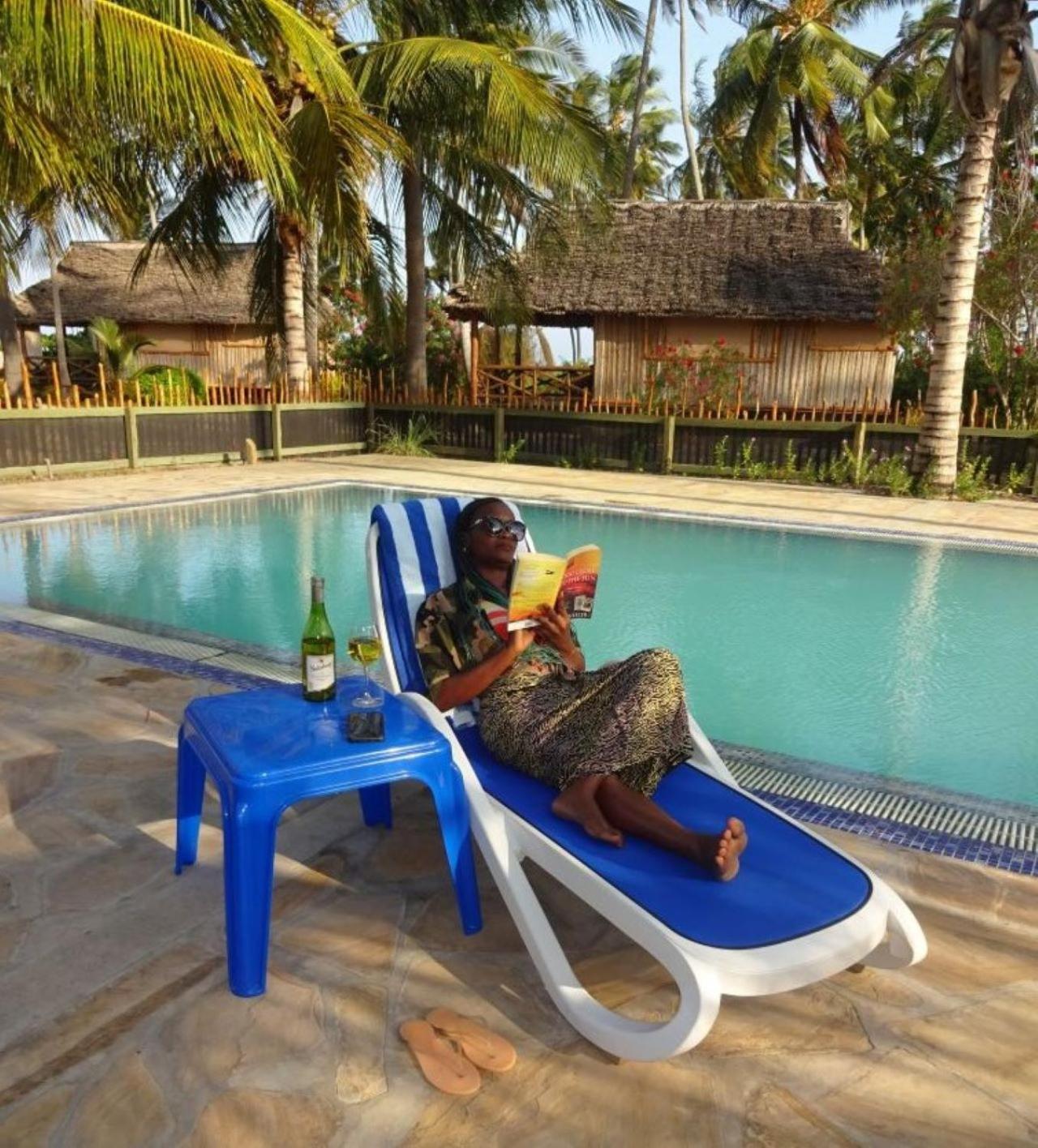 Barry'S Beach Resort Mkwaja Экстерьер фото