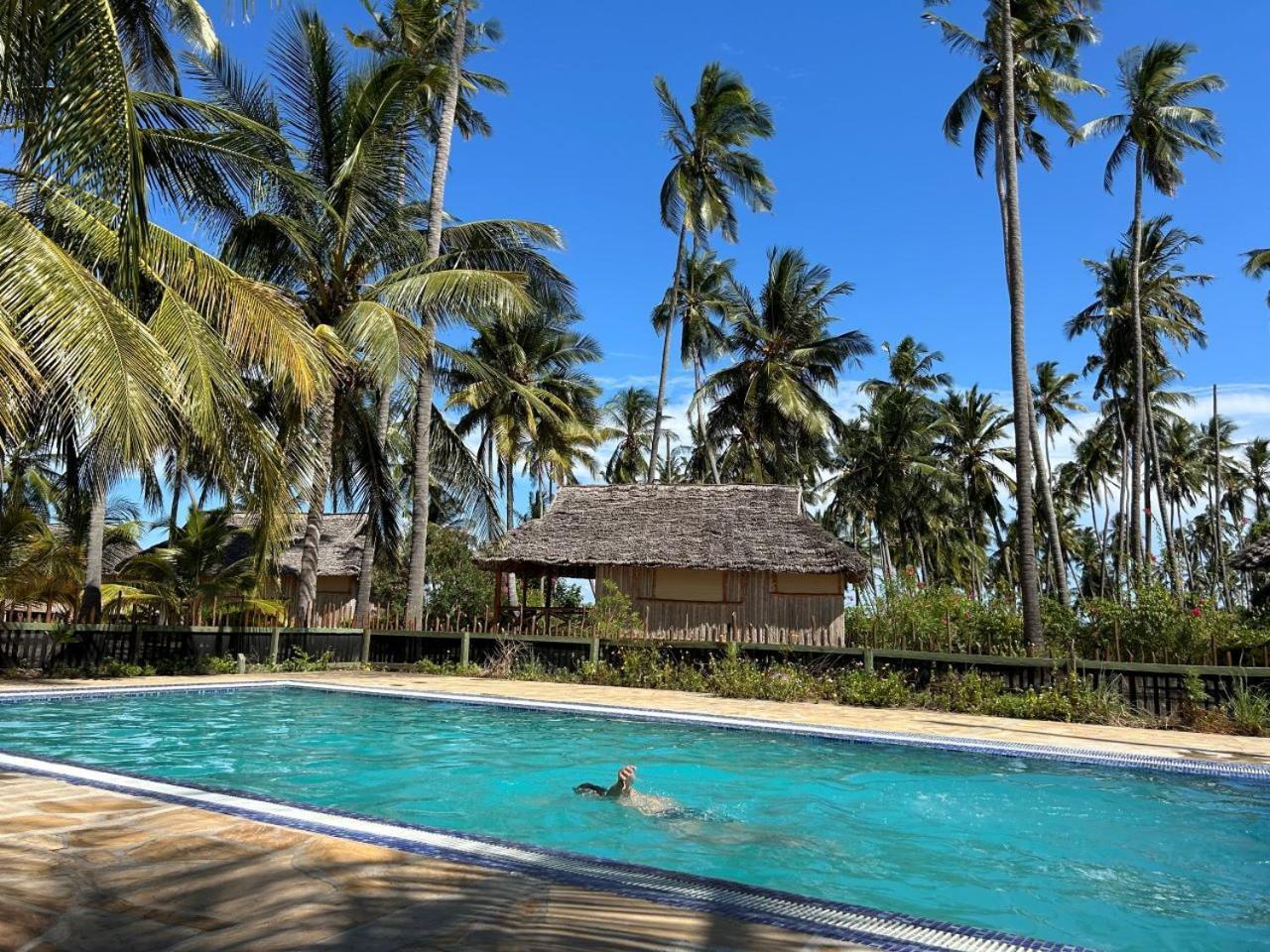 Barry'S Beach Resort Mkwaja Экстерьер фото