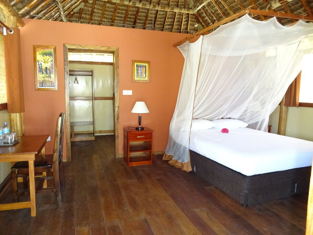 Barry'S Beach Resort Mkwaja Экстерьер фото