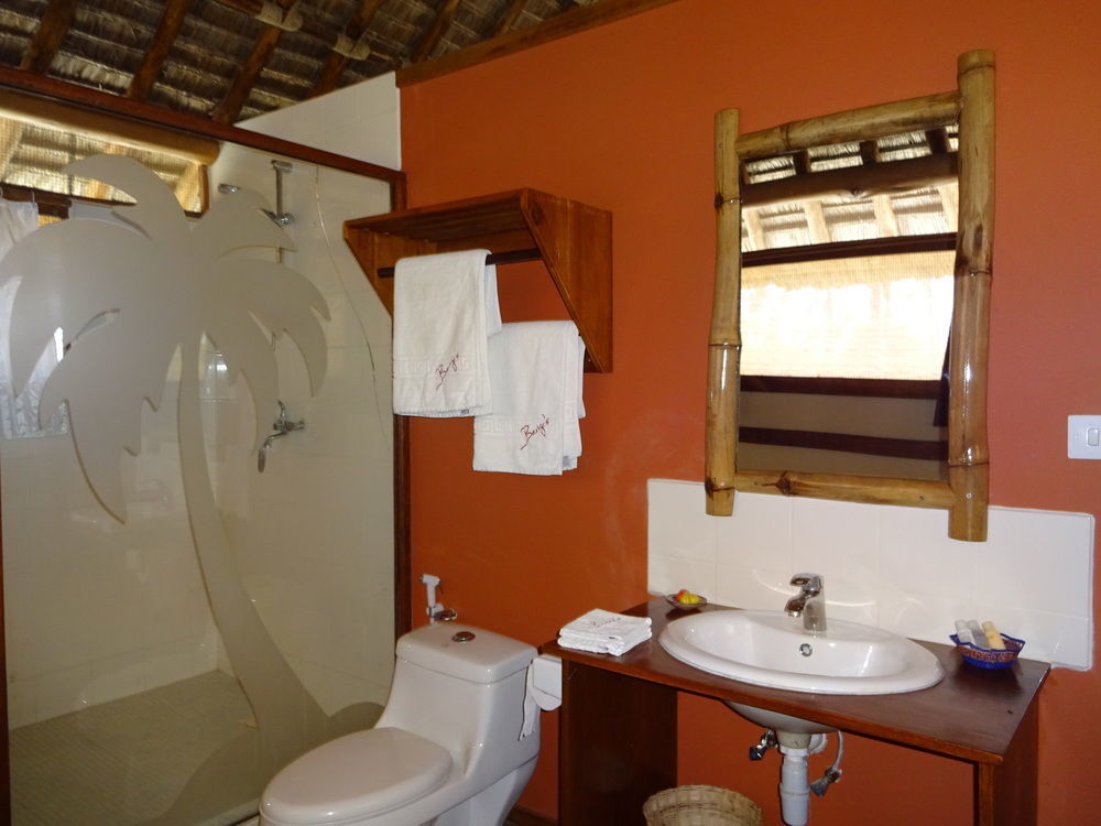 Barry'S Beach Resort Mkwaja Экстерьер фото