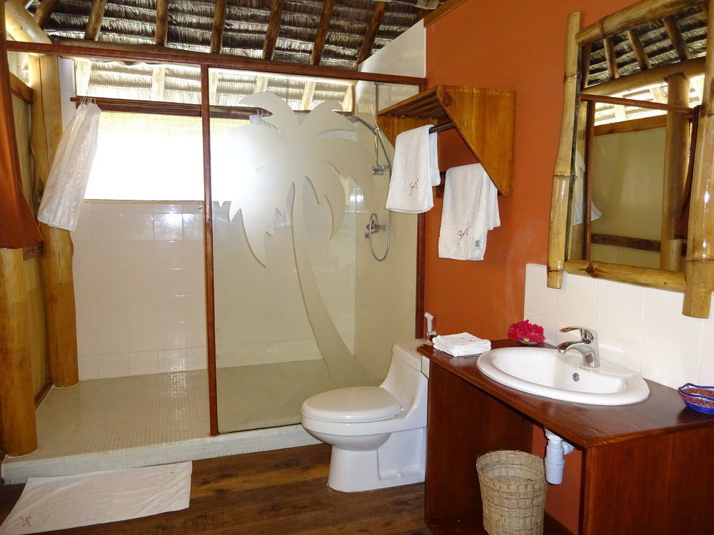 Barry'S Beach Resort Mkwaja Экстерьер фото