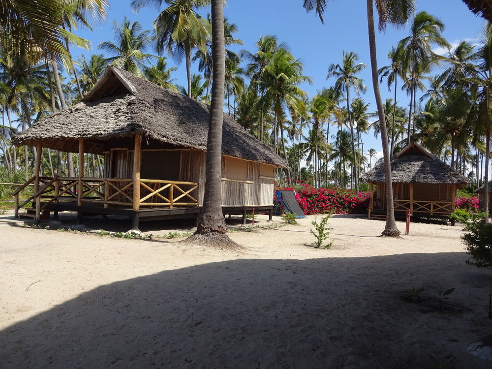 Barry'S Beach Resort Mkwaja Экстерьер фото